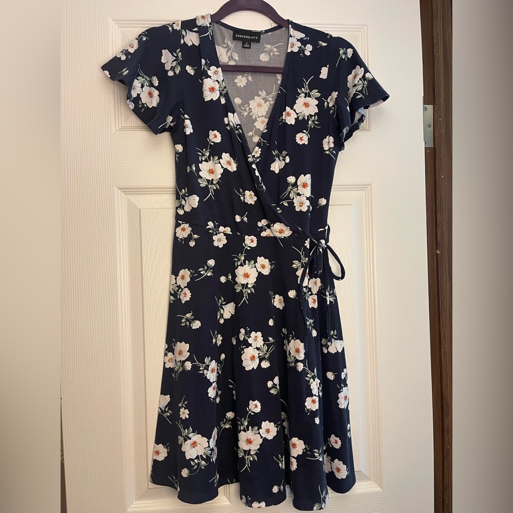 Chic Navy Floral Wrap Midi Dress